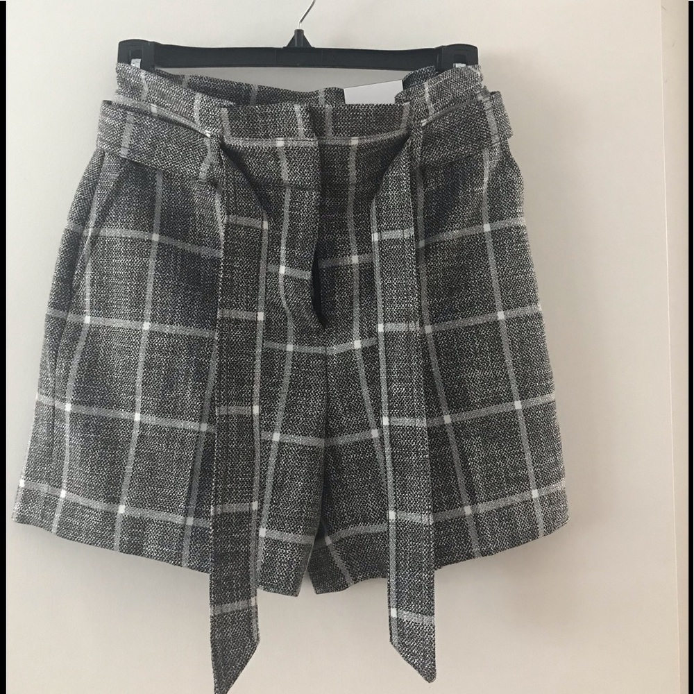 Black and white shorts-O